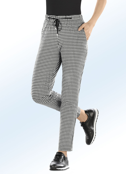 - Hose im aktuellen Joggpant-Style, in Größe 018 bis 056, in Farbe SCHWARZ-ECRU Ansicht 1